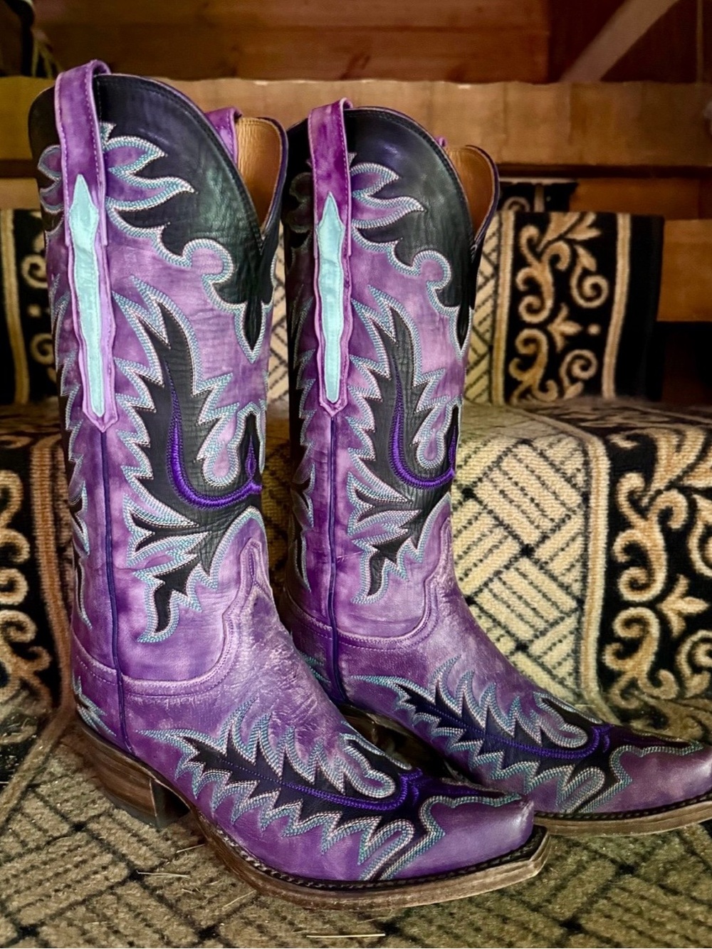 LUCCHESE DESTROYED GOAT LEATHER PURPLE EAGLE STITCHED COWBOY BOOTS, size 6